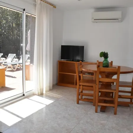 Les Palmeres Apartment *