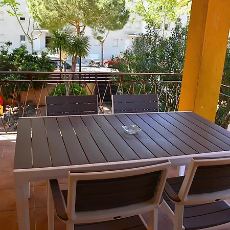 Les Palmeres Apartment *