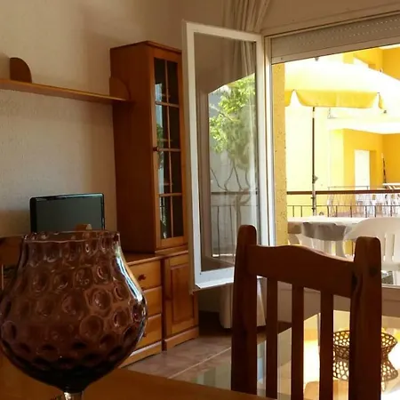Les Palmeres Apartment *
