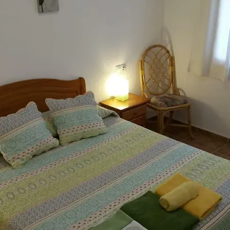 Les Palmeres Apartment *